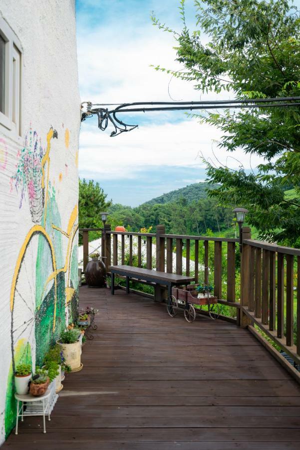 Country House Exclamation Mark & Comma Namhae Exterior photo